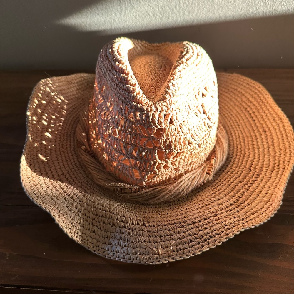 Chic Country Tan Straw Hat with Bow Detail - Picture 2 of 4